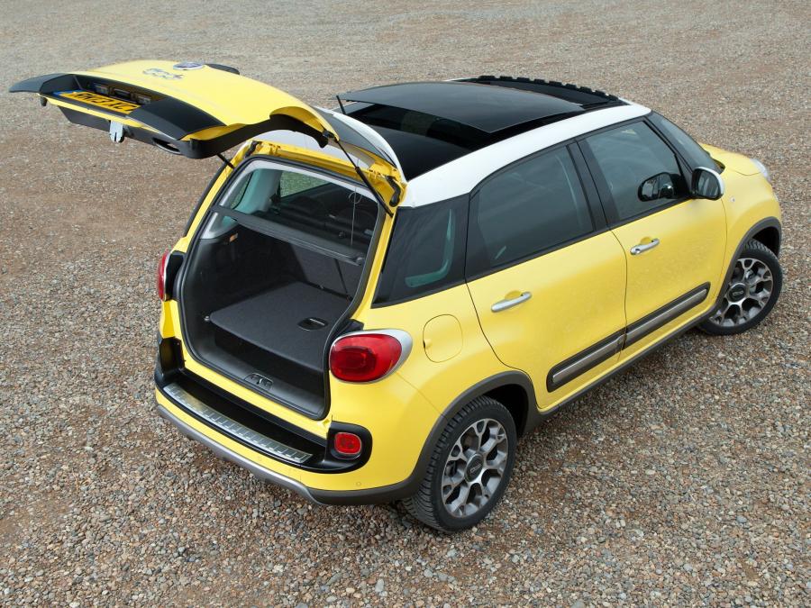  Fiat 500L Trekking 2013 года  (UK) (фото 3 из 16)